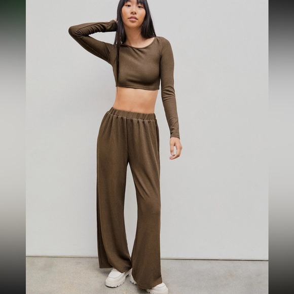 NWOT Set Cider Solid Knitted Ribbed Crop Top Long-Sleeve and Wide Leg Pants - Picture 3 of 16